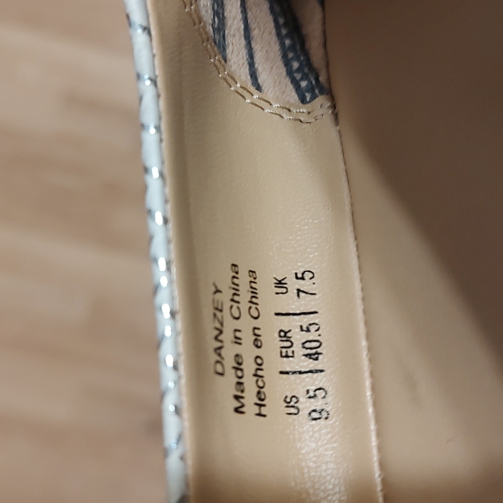 Pretty Mix No. 6 Danzey Ballet Flats Cream & Silver Shimmery Snakeskin Size 9.5 - Picture 7 of 7